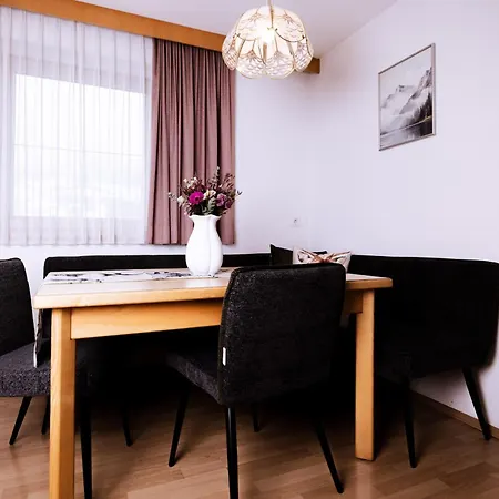Susanna Apartment Fuegen