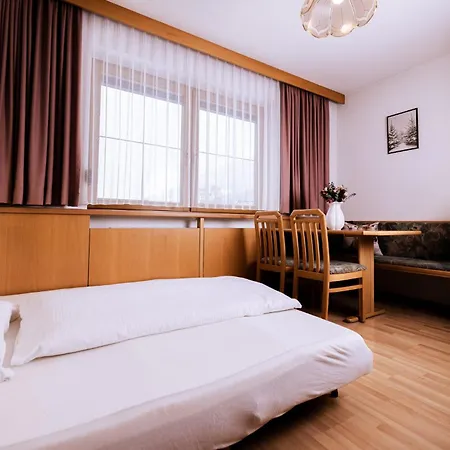 Susanna Apartment Fuegen